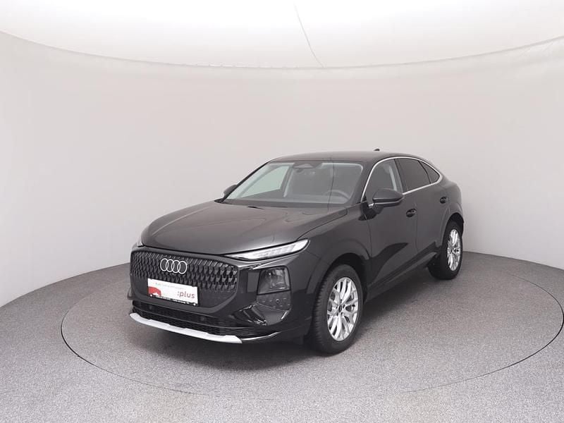 Neu Audi Q3 Sportback 150 PS (110 kW) 2026 Schwarz  metallicperleffektno SUV