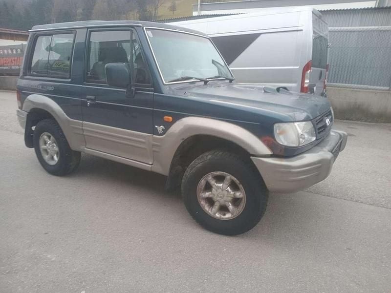 Blau Gebraucht 2001 Hyundai Galloper SUV | € 2.000 - Bild 1/4
