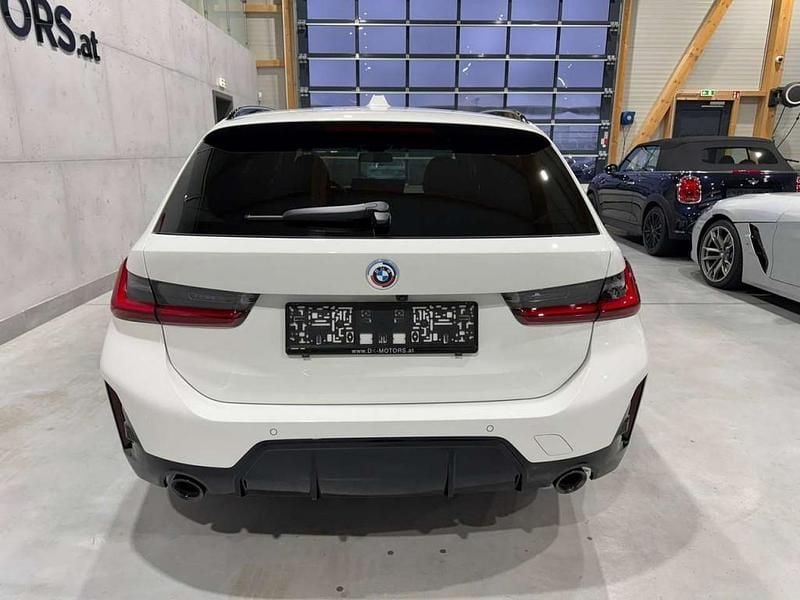 Gebraucht BMW 320 M Sport 190 PS (139 kW) 2022 Weiß Kombi