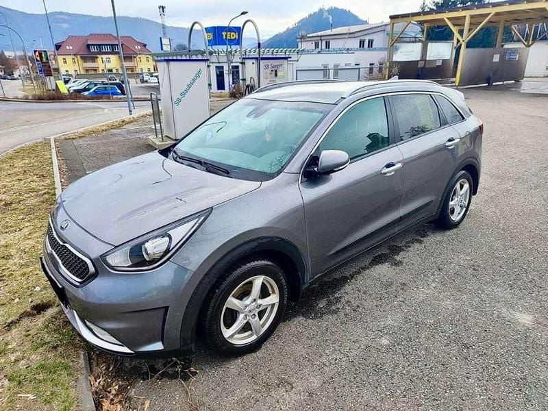 Gebraucht Kia Niro Gold 105 PS (77 kW) 2016 SUV