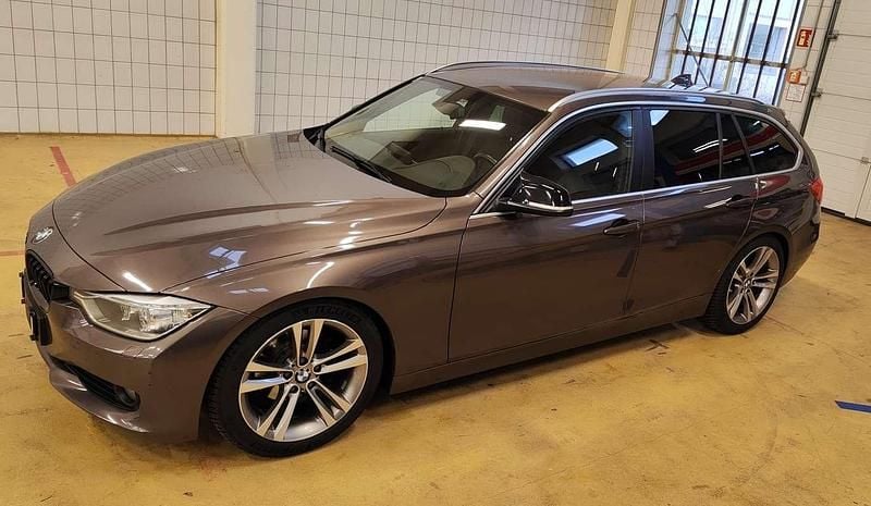 Gebraucht BMW 318 143 PS (105 kW) 2014 Braun Kombi