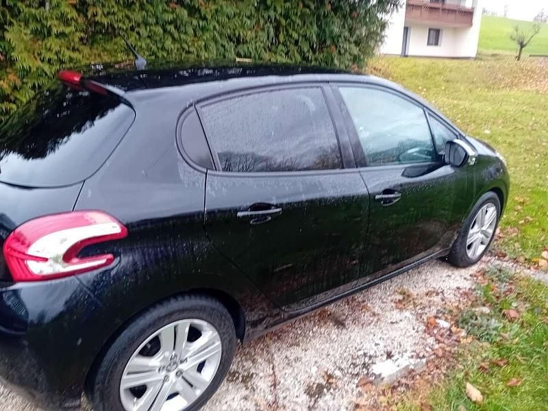 Gebraucht 2015 Peugeot 208 Kleinwagen | € 2.350 - Bild 1/4