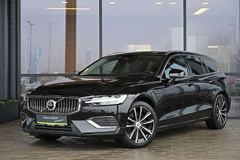Gebraucht Volvo V60 Core 253 PS (186 kW) 2022 Schwarz Kombi