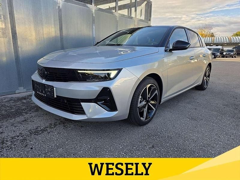 Silber Neu 2025 Opel Astra Limousine | € 26.880 (Etwas zu teuer) - Bild 1/4