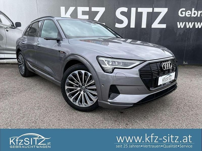 Grau Gebraucht 2020 Audi e-tron Advanced Plus SUV | € 28.970 (Fairer Preis) - Bild 1/4