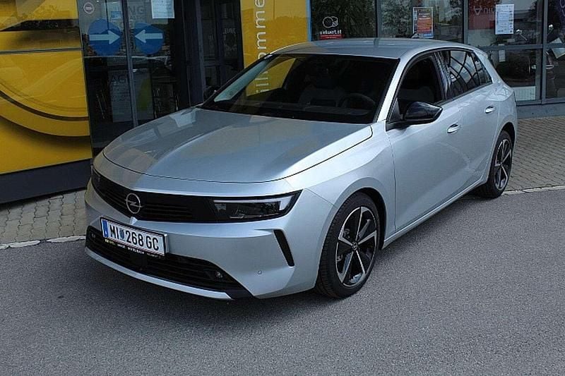 Gebraucht Opel Astra Edition 131 PS (96 kW) 2025 Silber Limousine