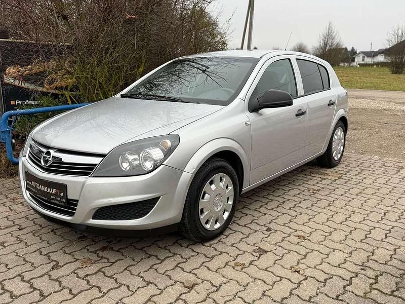 Gebraucht Opel Astra 90 PS (66 kW) 2009 Silber Limousine
