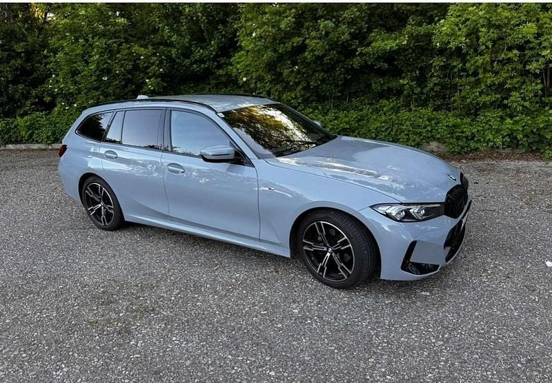 Grau Gebraucht 2022 BMW 318 M Sport Kombi | € 35.500 (Etwas zu teuer) - Bild 1/4