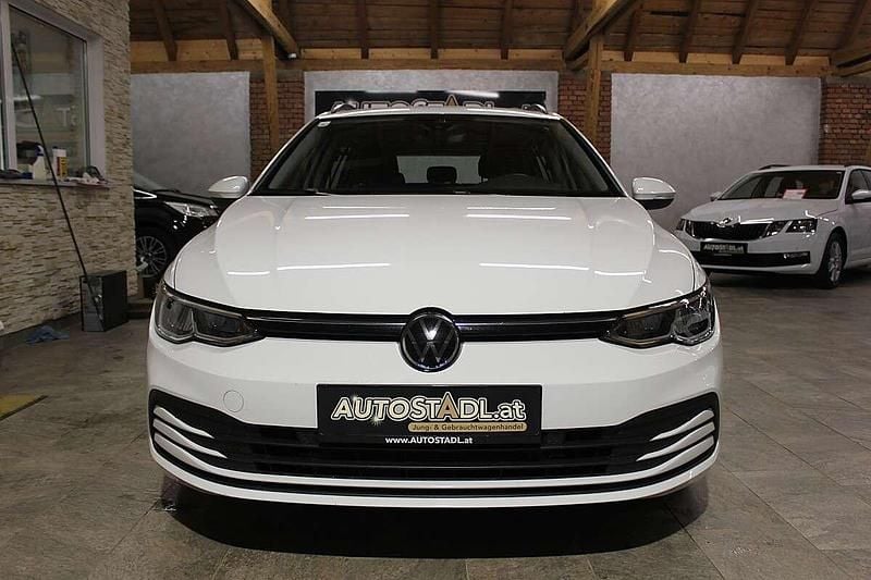 Gebraucht VW Golf VIII Life 110 PS (80 kW) 2022 Weiß Kombi
