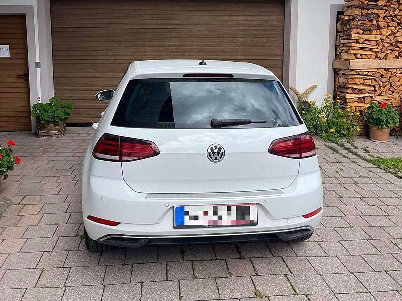 Gebraucht VW Golf VII Comfortline 150 PS (110 kW) 2017 Weiß Limousine