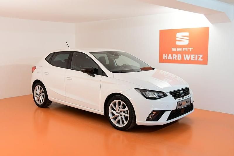 Weiss normal Gebraucht 2022 Seat Ibiza FR Limousine | € 16.990 - Bild 1/4