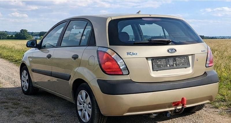 Gebraucht Kia Rio Active 75 PS (55 kW) 2009 Gold Limousine