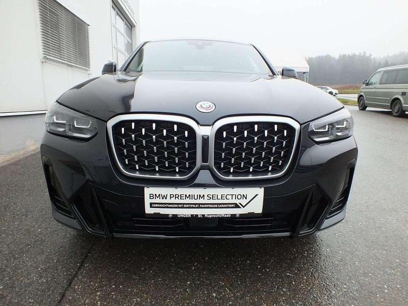 Gebraucht BMW X4 Efficient Dynamics 190 PS (139 kW) 2023 Schwarz SUV
