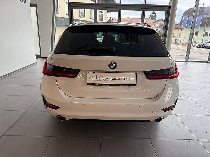 Gebraucht BMW 316 Sport Line 122 PS (89 kW) 2021 Weiß Kombi