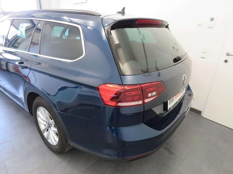 Gebraucht VW Passat Business 150 PS (110 kW) 2023 Mittelblau  metallic Kombi