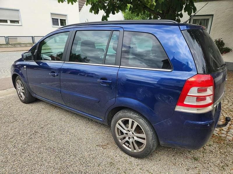 Blau Gebraucht 2010 Opel Zafira Van / Kleinbus | € 2.800 - Bild 1/1