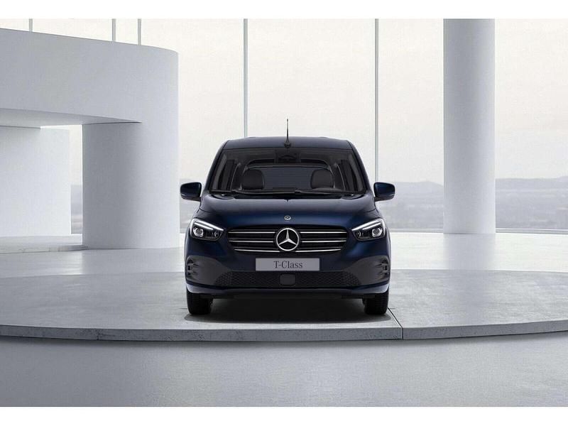 Gebraucht Mercedes T180 Style 116 PS (85 kW) 2025 Blau Van / Kleinbus