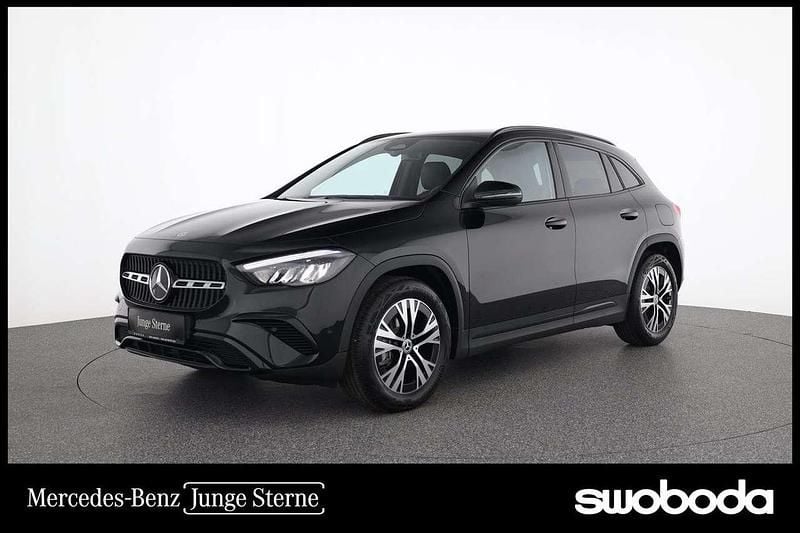 Gebraucht Mercedes GLA180 Night 136 PS (100 kW) 2025 Schwarz SUV