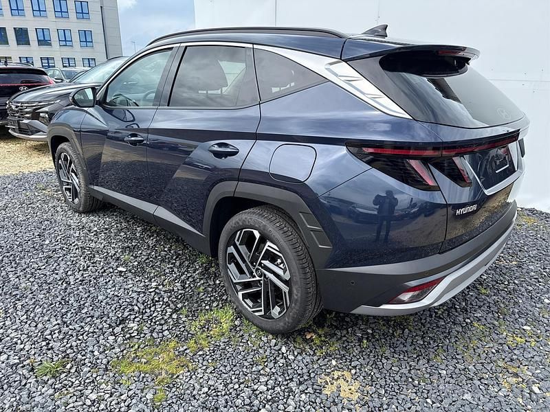Neu Hyundai Tucson 159 PS (116 kW) 2025 Rot SUV