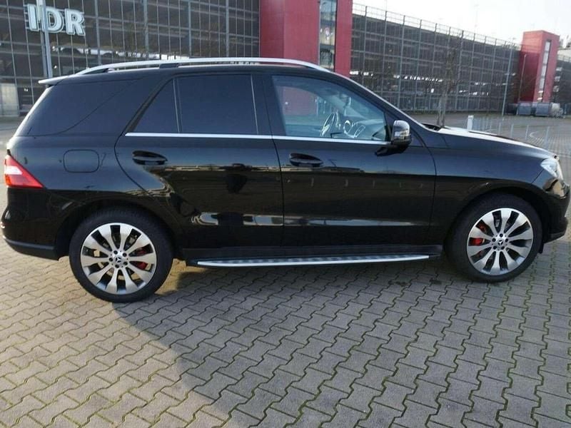 Gebraucht Mercedes ML350 258 PS (189 kW) 2015 Schwarz SUV