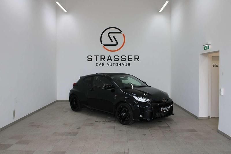 Silber Gebraucht 2021 Toyota Yaris Limousine | € 36.990 (Fairer Preis) - Bild 1/4