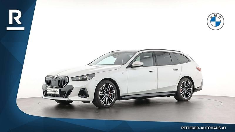 Gebraucht BMW 520 M Sport 197 PS (144 kW) 2025 Weiß Kombi
