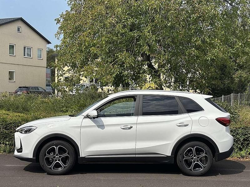 Neu MG ZS 116 PS (85 kW) 2025 Weiß Limousine