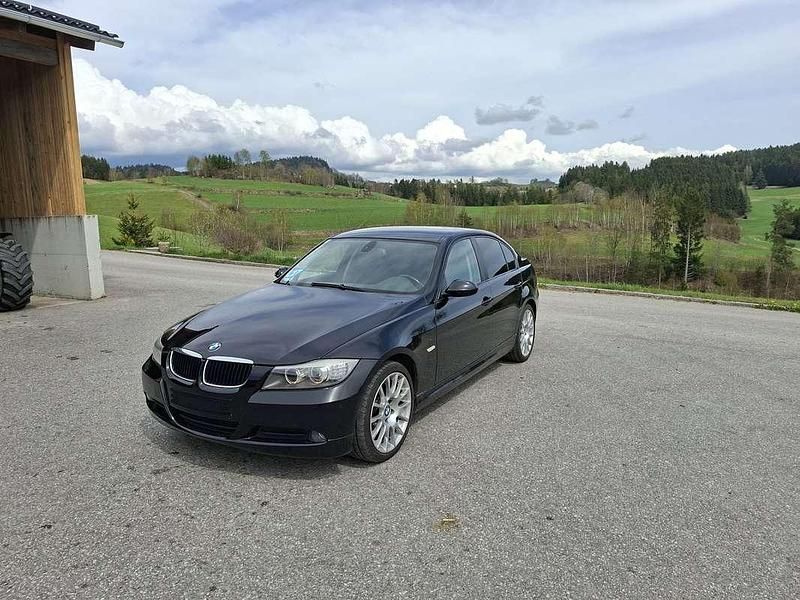 Gebraucht BMW 320 177 PS (130 kW) 2009 Limousine