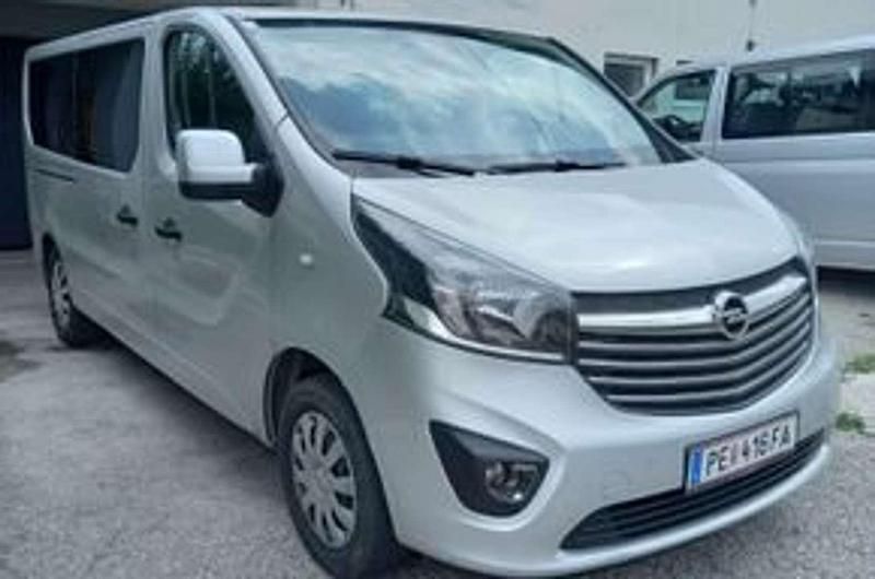 Silber Gebraucht 2016 Opel Vivaro Van / Kleinbus | € 19.500 - Bild 1/4
