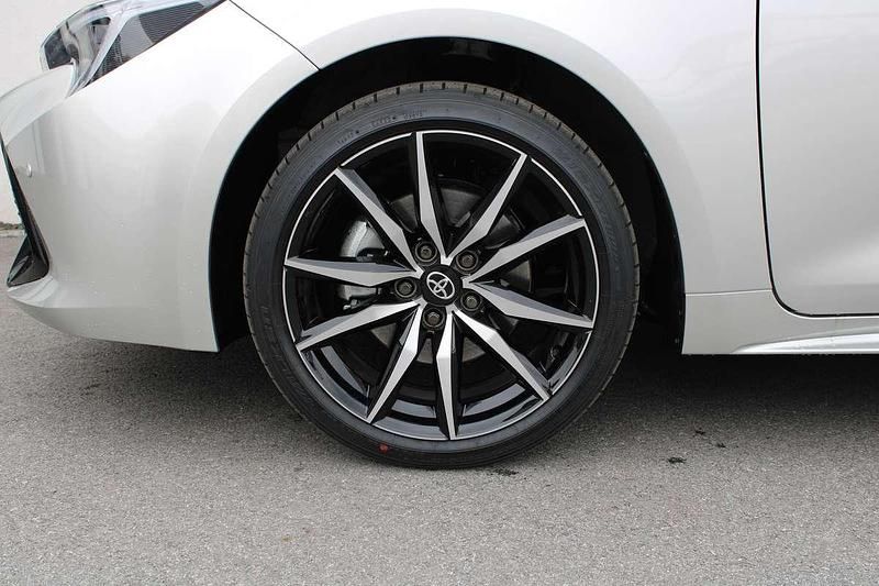 Gebraucht Toyota Corolla Sport 152 PS (111 kW) 2024 Silber Kombi