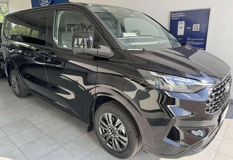 Neu Ford Tourneo Titanium 150 PS (110 kW) 2026 Van / Kleinbus