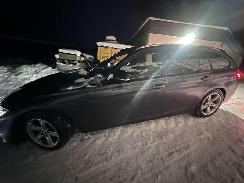 Gebraucht BMW 320 Sport Line 190 PS (139 kW) 2016 Schwarz Kombi