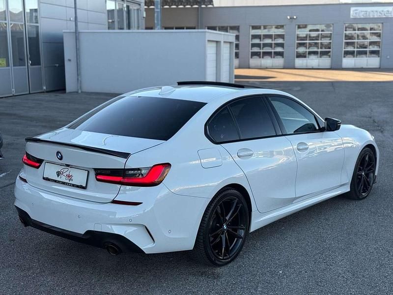 Gebraucht BMW 320 Shadowline 190 PS (139 kW) 2019 Weiß Limousine