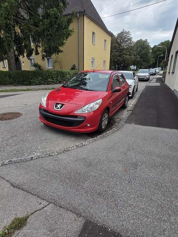 Gebraucht Peugeot 206 73 PS (53 kW) 2011 Rot Limousine
