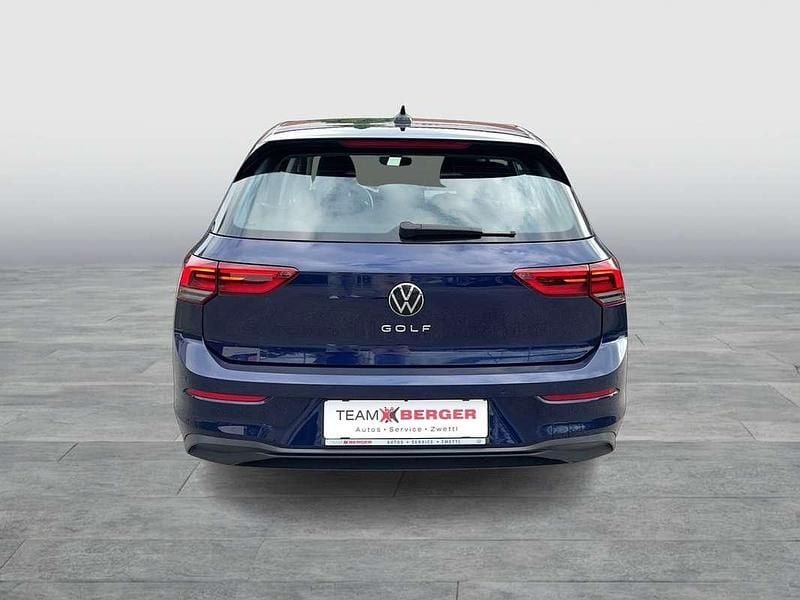 Gebraucht VW Golf VIII Life 110 PS (80 kW) 2021 Blau Limousine