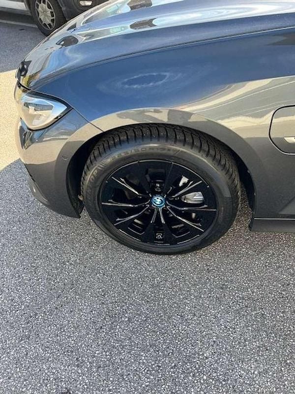 Gebraucht BMW 320e Advantage 163 PS (119 kW) 2022 Grau Kombi