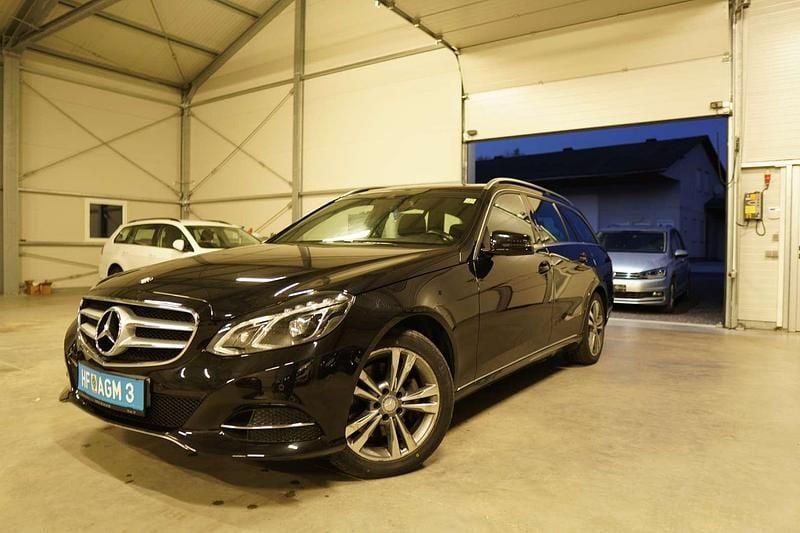 Schwarz Gebraucht 2016 Mercedes E220 Avantgarde Kombi | € 17.490 (Guter Preis) - Bild 1/4