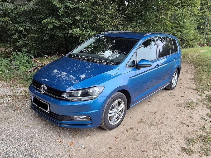 Blau Gebraucht 2015 VW Touran Comfortline Van / Kleinbus | € 8.400 (Fairer Preis) - Bild 1/4