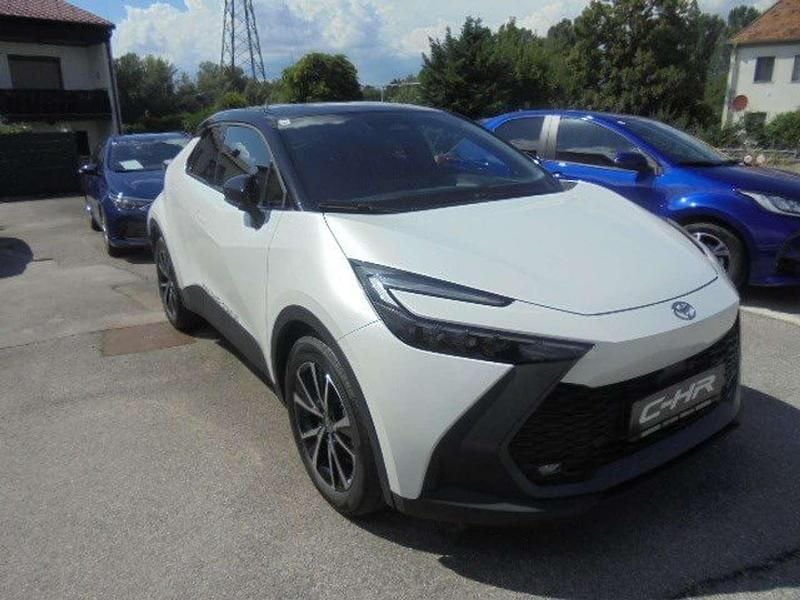 Weiß Gebraucht 2025 Toyota C-HR Active SUV | € 37.990 - Bild 1/4