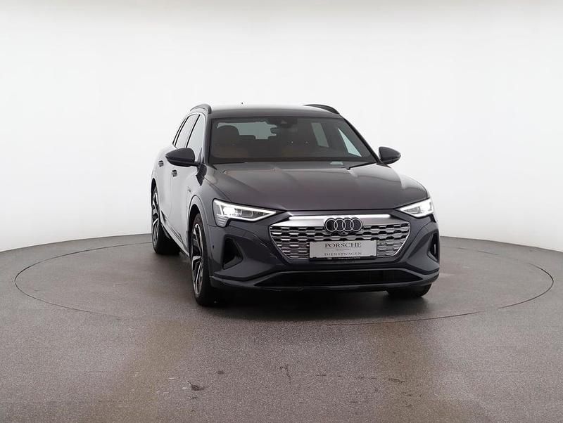 Gebraucht Audi Q8 e-tron Business 250 kW (340 PS) 2024 Hellgrau  metallic SUV