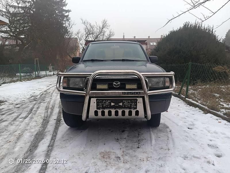 Gebraucht Mazda B Series 77 PS (56 kW) 1999 Grün Abholung