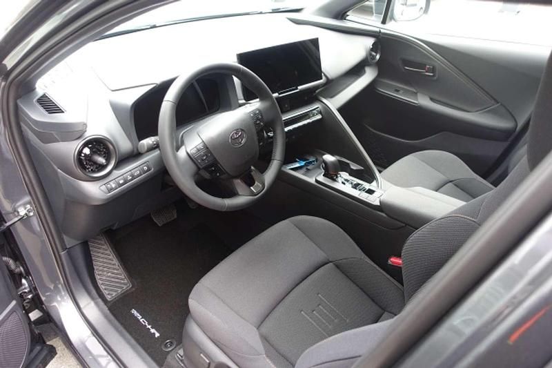 Neu Toyota C-HR Active 220 PS (161 kW) 2025 Grau SUV