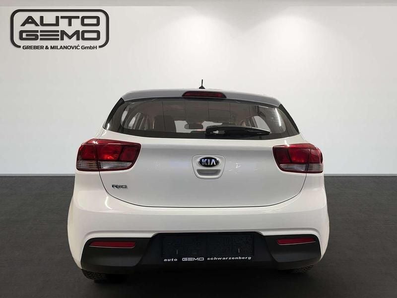 Gebraucht Kia Rio 83 PS (61 kW) 2021 Weiß Limousine
