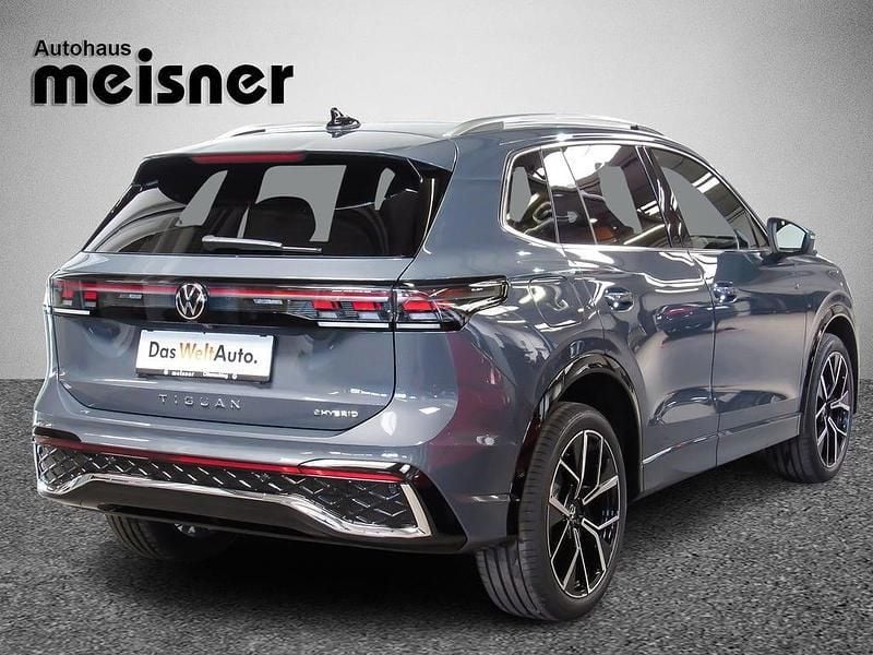 Gebraucht VW Tiguan Sport 204 PS (150 kW) 2025 Mittelgrau  metallic SUV