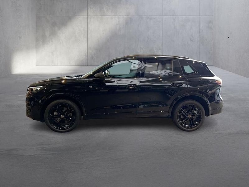 Neu VW Tiguan Sport 204 PS (150 kW) 2025 Schwarz  metallic SUV