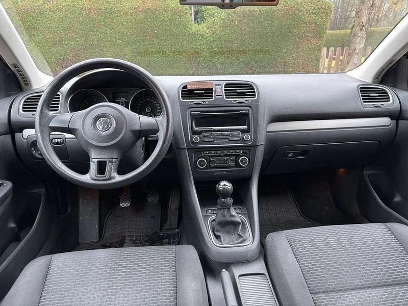 Gebraucht VW Golf VI 105 PS (77 kW) 2011 Schwarz Kleinwagen