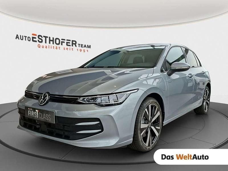Gebraucht VW Golf VIII 150 PS (110 kW) 2025 Silber Limousine