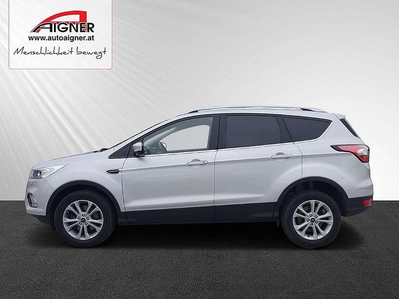 Gebraucht Ford Kuga Titanium 120 PS (88 kW) 2017 Silber SUV