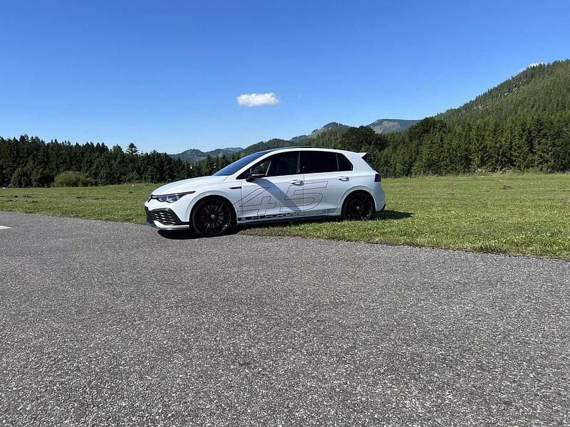 Gebraucht VW Golf VIII GTI Clubsport 300 PS (220 kW) 2022 Weiß Limousine