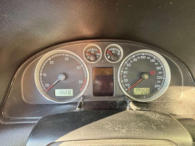 Gebraucht VW Passat 131 PS (96 kW) 2002 Silber Kombi